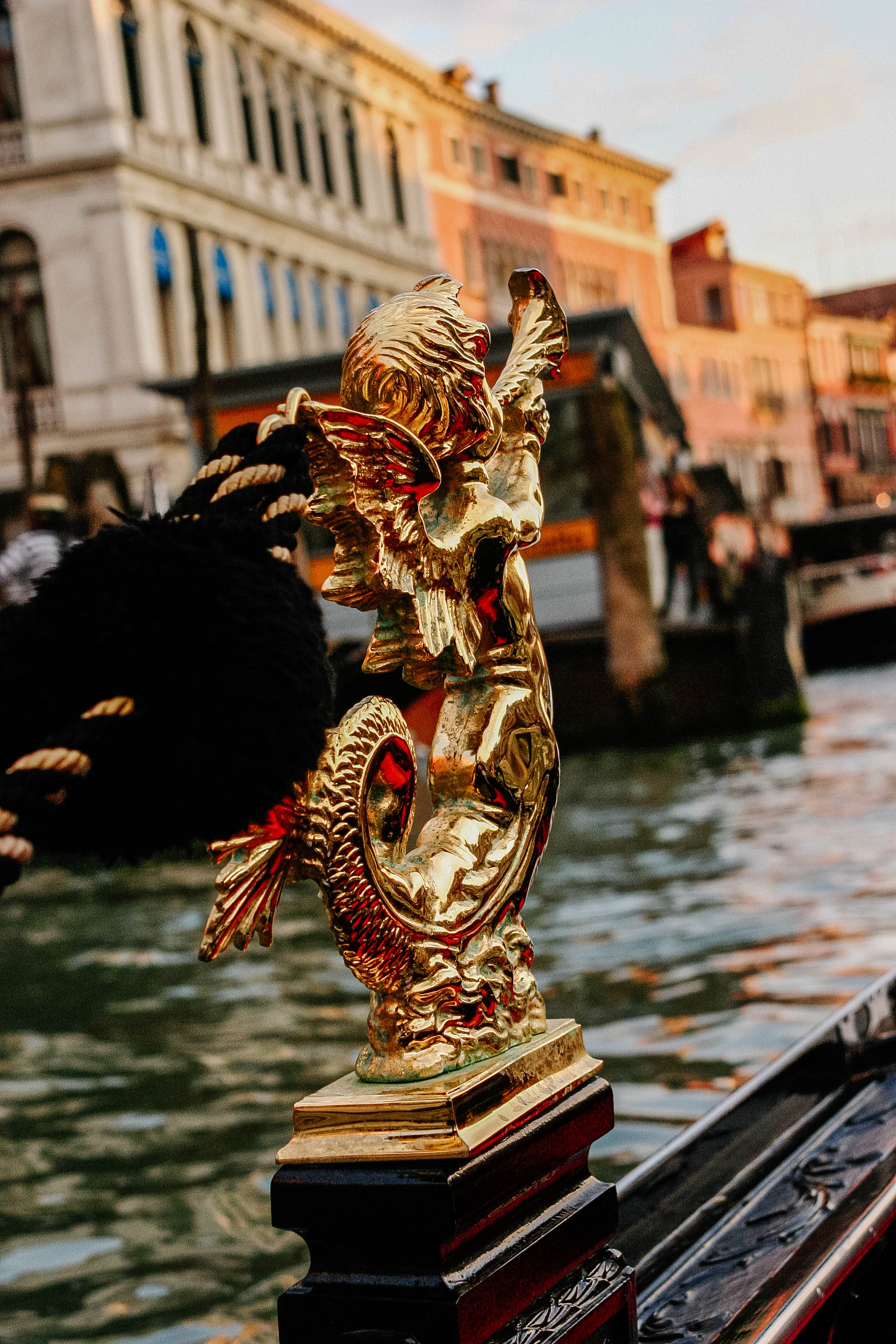 Experience all of Venice's beauty through this photo tour. Enjoy all of the most popular sights, off the beaten path canals and daily life of Venice with this photo tour. #venice #italy